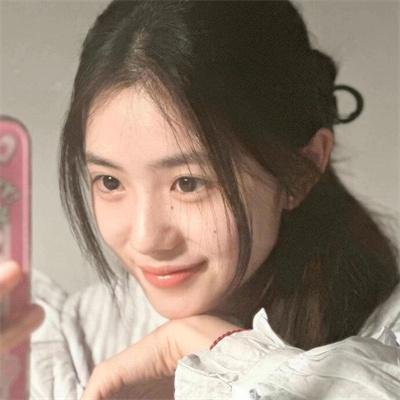 一位站立的人